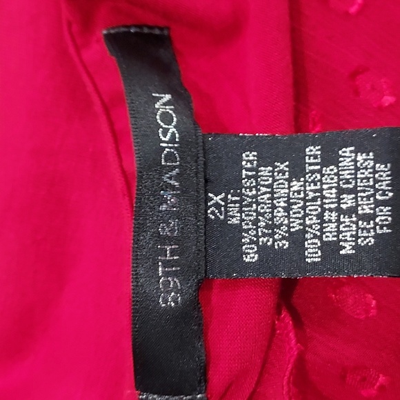 89th and Madison Scarlet Red Layer Flowing Circles for Accent Front Tank 2X - Picture 5 of 6